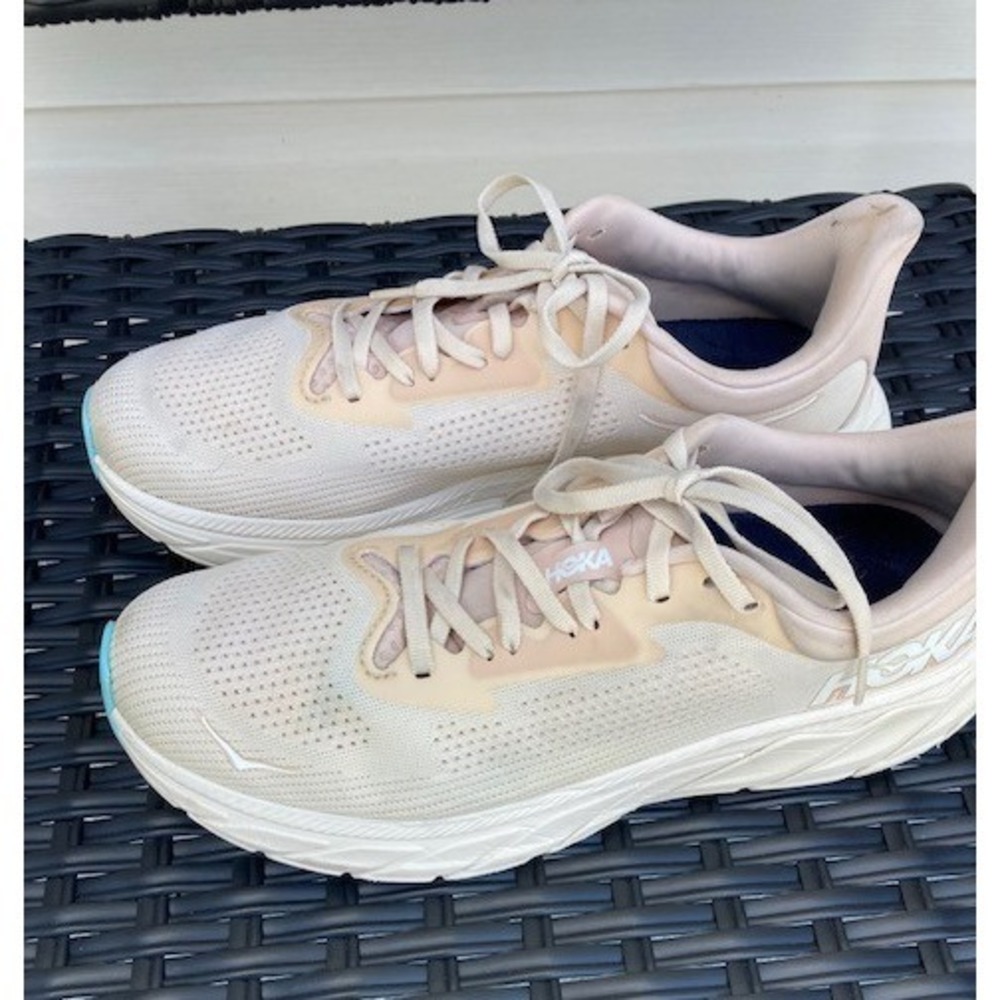 Hoka Womens Arahi 7 Off White Running Shoe 11 Cream Color - Picture 1 of 7
